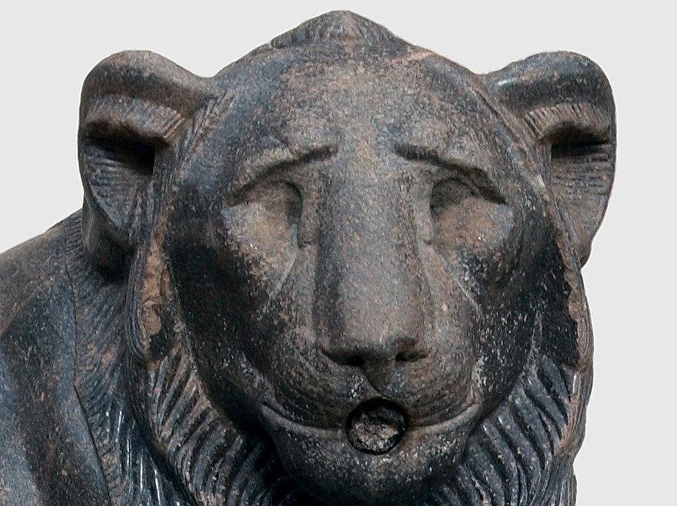 メディチライオンの像 ヴァッカ と ファンチェッリ (2 lions) Lions of Nectanebo